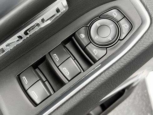 Used 2025 GMC Sierra 1500 Denali image 17