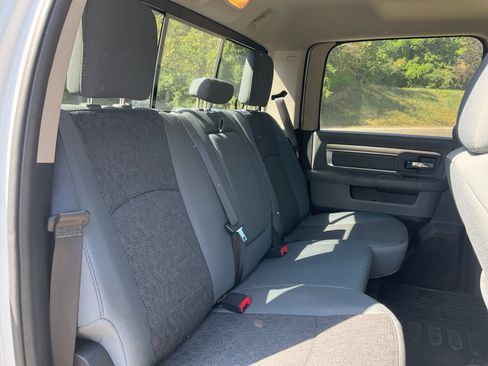 Used 2018 RAM 1500 Classic SLT AWD/4WD image 19
