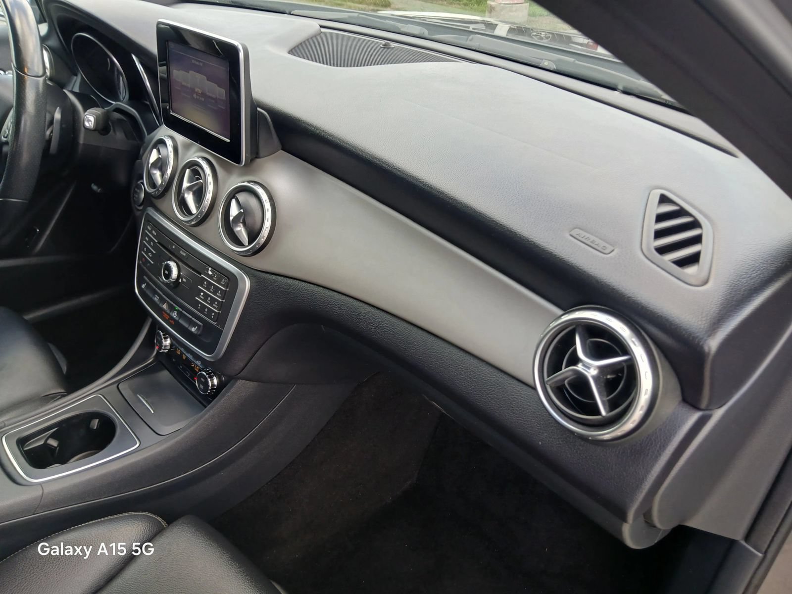 Used 2017 Mercedes-Benz GLA 250 w/ Premium Package image 16
