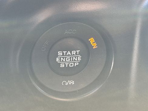 Used 2021 Jeep Gladiator Sport image 22