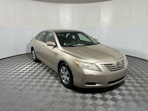 Used 2008 Toyota Camry LE FWD image 2