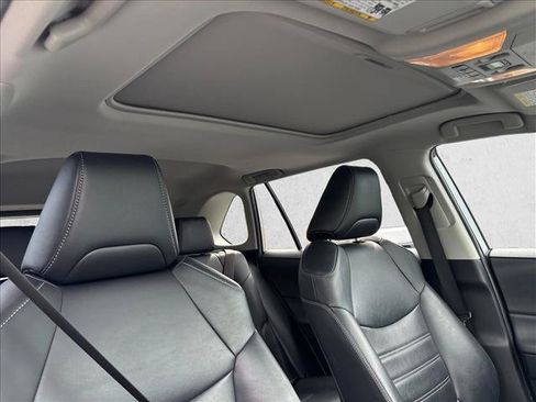 Used 2020 Toyota RAV4 XLE Premium FWD image 29