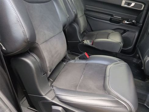 Used 2022 Ford Explorer ST image 21