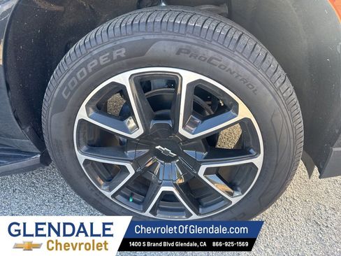 Used 2021 Chevrolet Suburban RST w/ Rear Media and Nav Package image 13