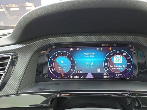 Used 2025 Volkswagen Atlas Cross Sport SEL Premium R-Line image 9