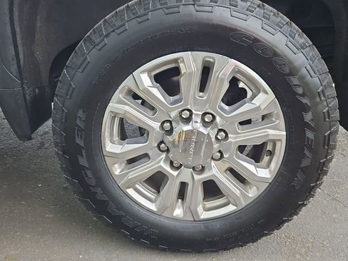 Used 2020 GMC Sierra 2500 Denali w/ Denali Ultimate Package image 13