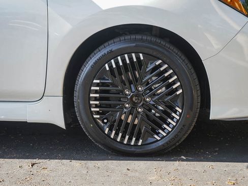 Used 2023 Nissan Leaf SV Plus FWD image 9