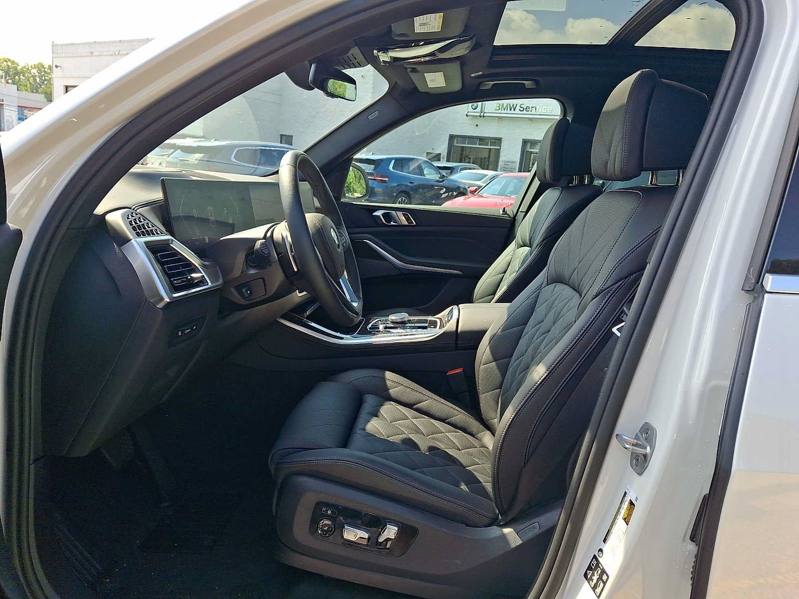 Used 2026 BMW X5 xDrive40i w/ Climate Comfort Package AWD/4WD image 13