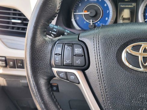 Used 2016 Toyota Sienna XLE w/ XLE Navigation Package FWD image 27