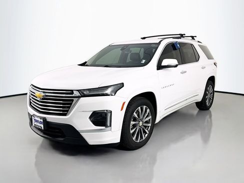 Used 2023 Chevrolet Traverse Premier AWD/4WD image 3