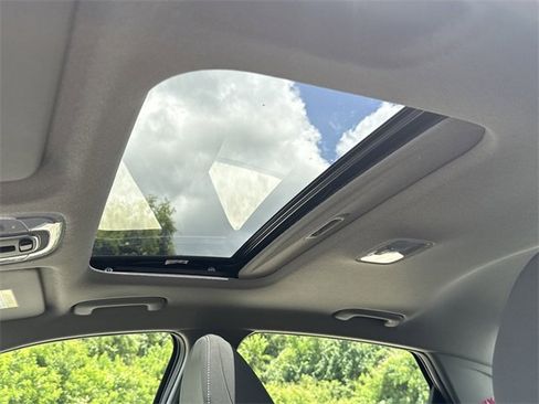 New 2025 Hyundai Elantra SEL image 13