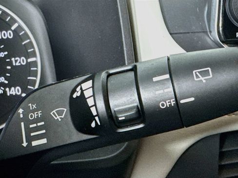 Used 2023 Nissan Rogue SV FWD image 16
