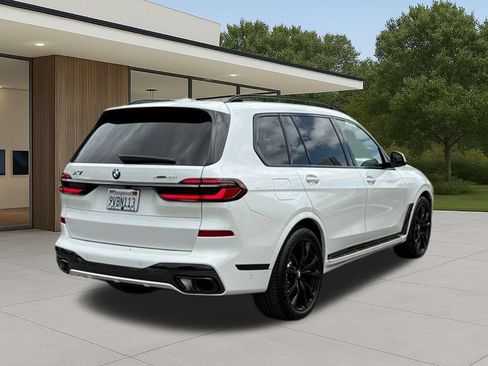 Used 2026 BMW X7 xDrive40i w/ M Sport Package AWD/4WD image 8