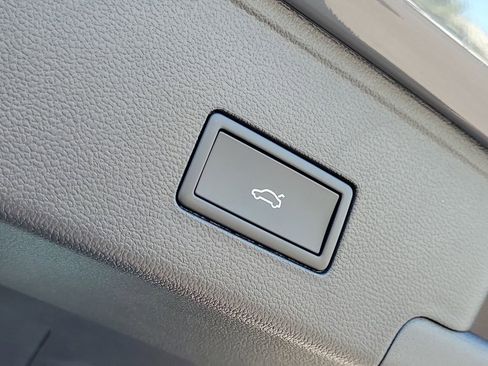 New 2026 Volkswagen Atlas Cross Sport SE image 7