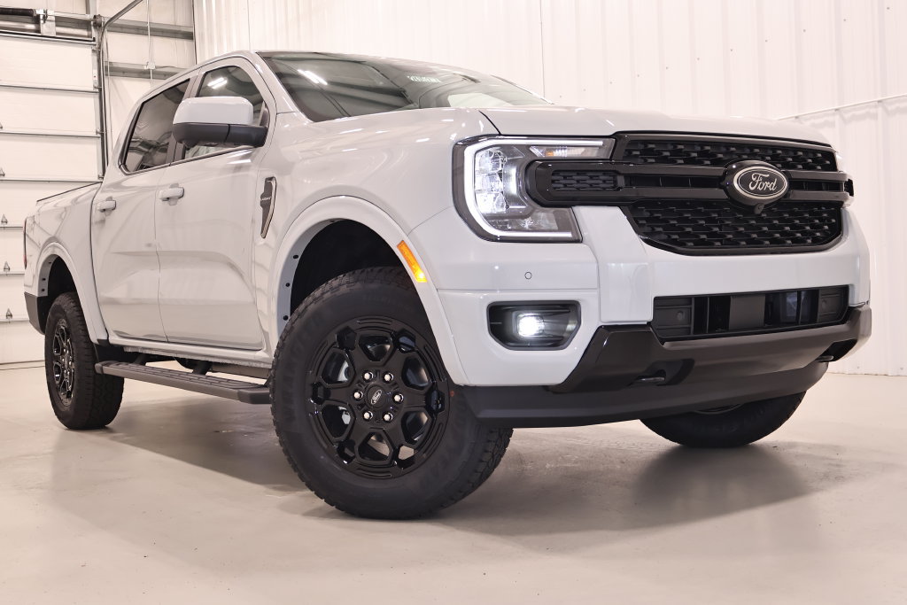 New 2026 Ford Ranger Lariat w/ Black Appearance Package AWD/4WD image 40