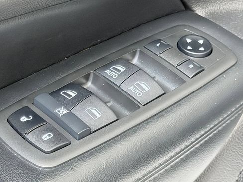 Used 2021 Jeep Grand Cherokee Laredo X AWD/4WD image 11