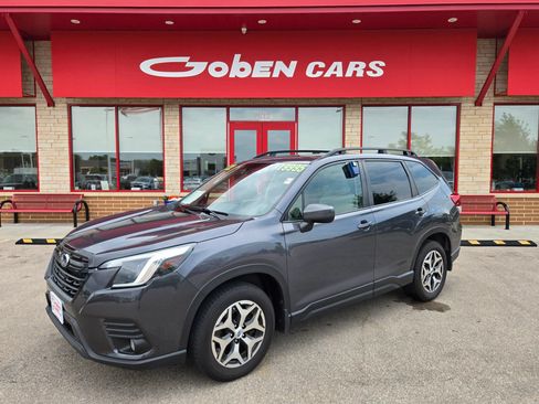 Used 2022 Subaru Forester Premium AWD/4WD image 1
