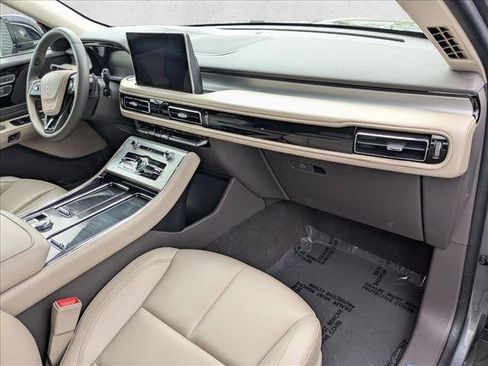 Used 2023 Lincoln Aviator AWD w/ Class IV Trailer Tow Package image 23