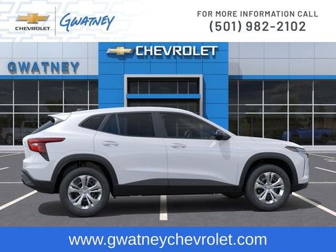 New 2026 Chevrolet Trax LS FWD image 5