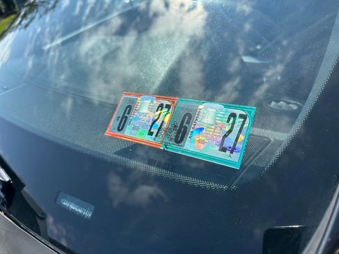 Used 2014 Mercedes-Benz E 550 4MATIC Sedan image 9