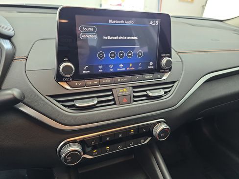 Certified 2021 Nissan Altima 2.5 SR w/ SR Premium Package image 19