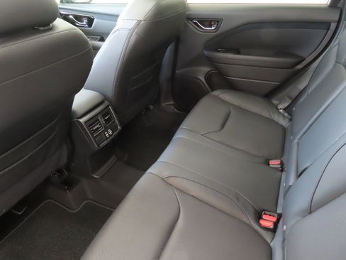Certified 2025 Subaru Forester Limited AWD/4WD image 23