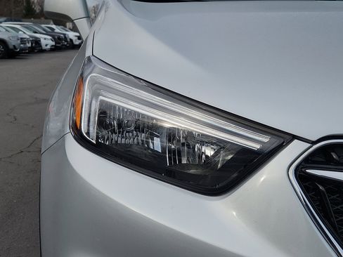 Used 2022 Buick Encore Preferred w/ Safety Package image 9