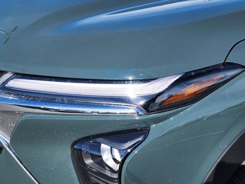 New 2026 Chevrolet Trax LT w/ Driver Confidence Package FWD image 5