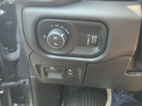 Used 2023 RAM 1500 Big Horn image 33