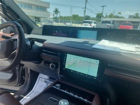 New 2026 Lincoln Navigator Reserve AWD/4WD image 32