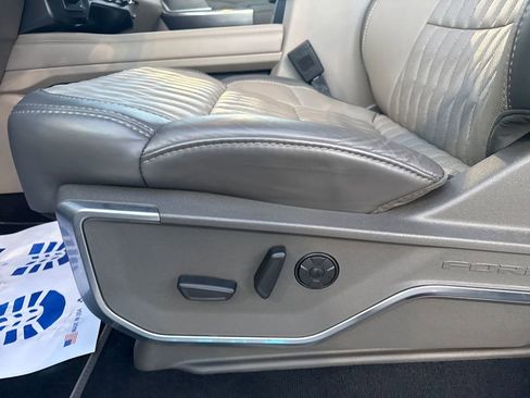 Used 2025 Ford F350 Platinum w/ Platinum Plus Package image 38