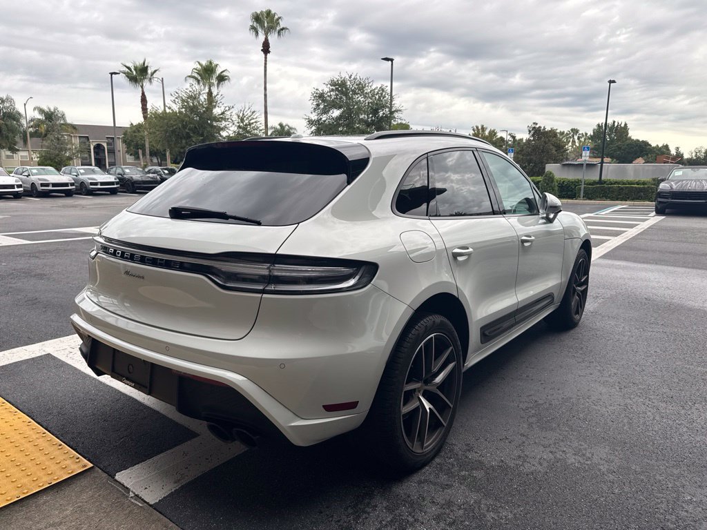 Certified 2024 Porsche Macan AWD/4WD image 4