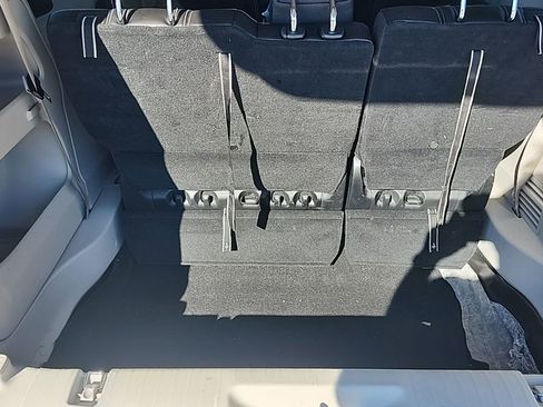 Used 2023 Chrysler Pacifica Touring-L image 19