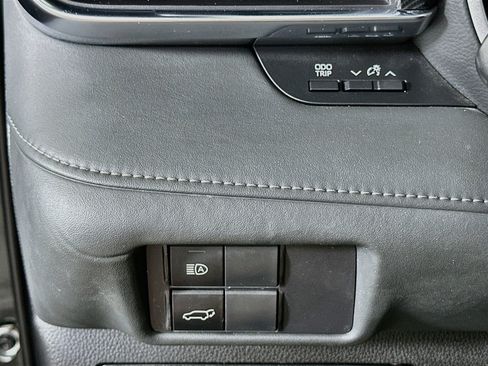 Used 2021 Toyota Highlander XSE AWD/4WD image 17