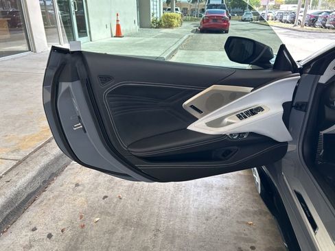 Used 2025 Chevrolet Corvette Z06 image 40