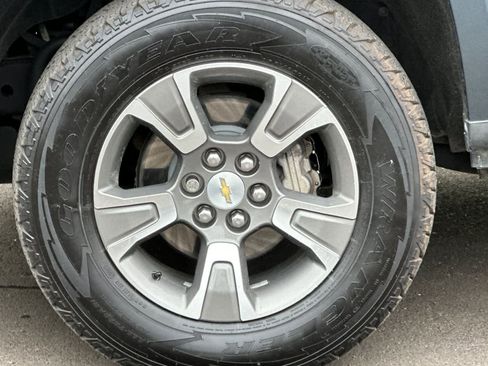 Used 2019 Chevrolet Colorado Z71 AWD/4WD image 24