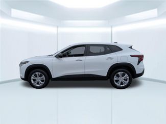Used 2025 Chevrolet Trax LS FWD video 2