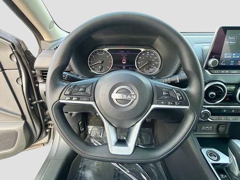 Used 2025 Nissan Sentra SV FWD image 35