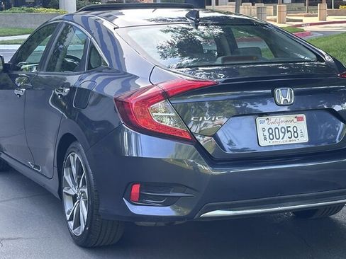 Used 2019 Honda Civic Touring image 7