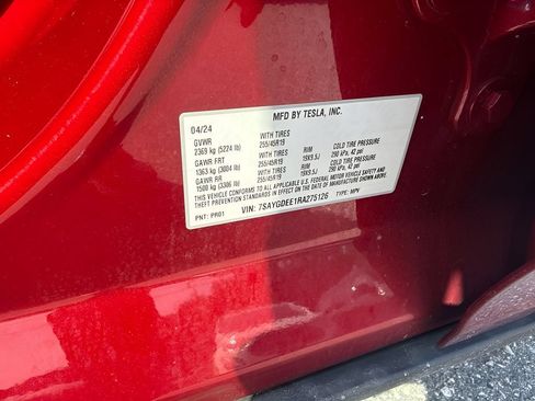 Used 2024 Tesla Model Y Long Range AWD/4WD image 30