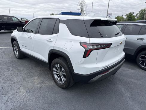 Used 2025 Chevrolet Equinox LT w/ Safety and Technology Package FWD image 4