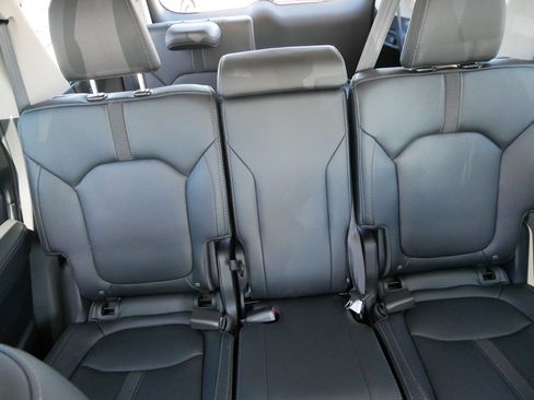 Certified 2025 Honda Pilot EX-L image 13