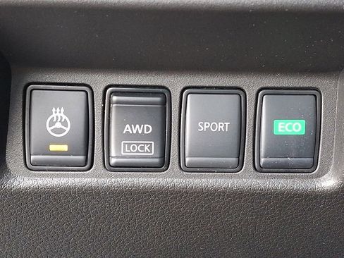 Used 2022 Nissan Rogue Sport SL w/ Premium Package image 25