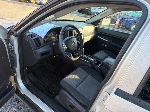 Used 2009 Jeep Grand Cherokee Laredo AWD/4WD image 20