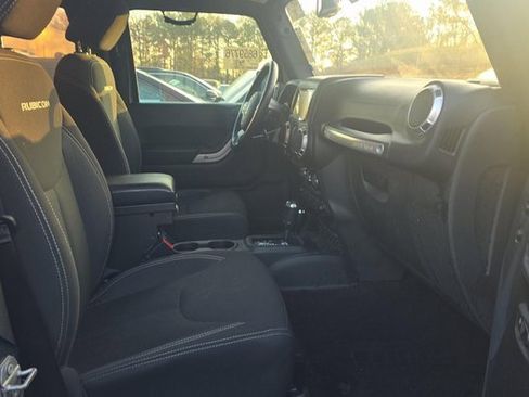 Used 2017 Jeep Wrangler Rubicon w/ Connectivity Group image 5