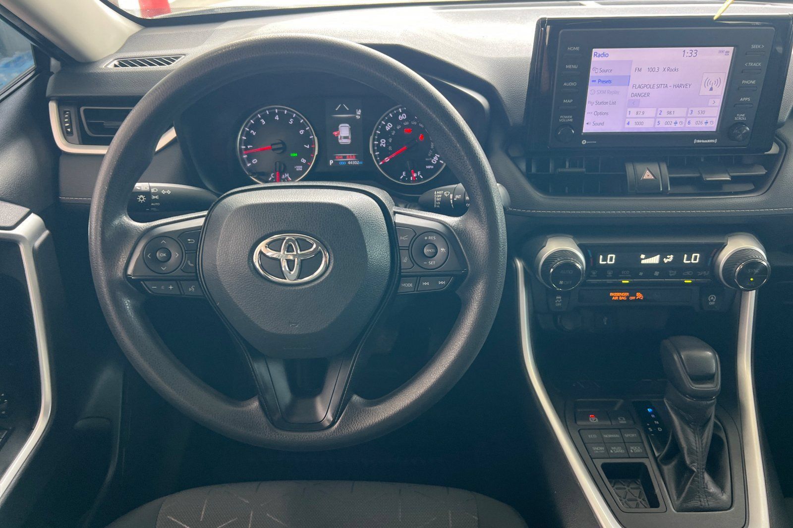 Used 2022 Toyota RAV4 XLE AWD/4WD image 11