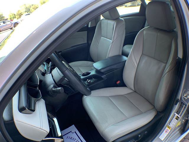 Used 2015 Toyota Avalon Limited FWD image 11