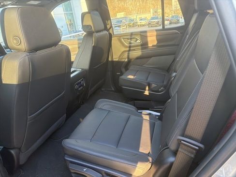 Used 2024 Chevrolet Tahoe LT w/ Luxury Package image 9