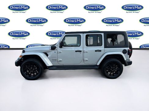 Used 2023 Jeep Wrangler Unlimited Sahara w/ Cold Weather Group AWD/4WD image 4
