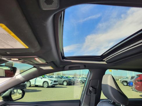 Used 2026 Toyota Camry SE w/ Multimedia Upgrade Package image 36